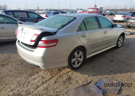 2011 Toyota Camry Se z USA, uszkodzony, nr VIN 4T1BF3EK5BU194051